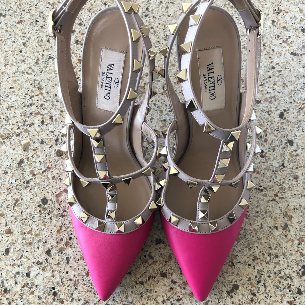 Valentino hot pink pump shoes